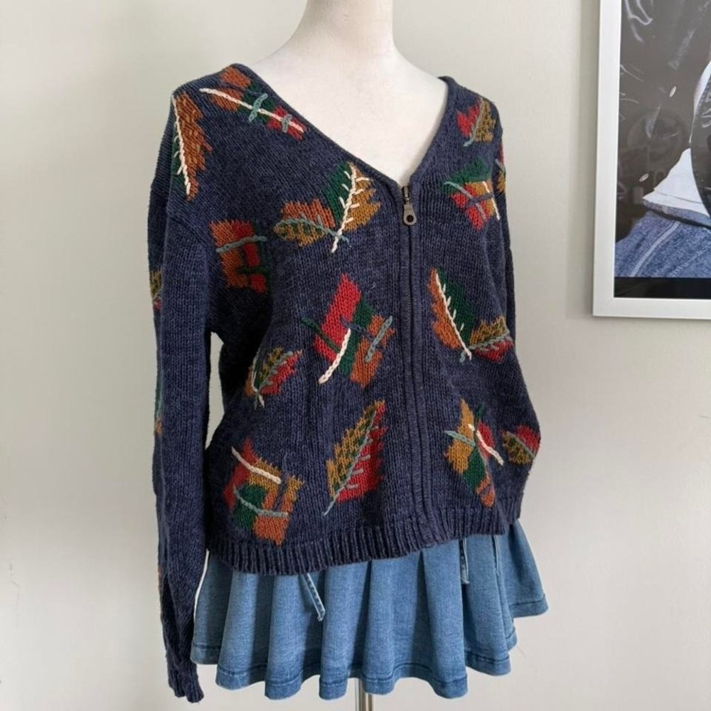Vintage Christopher & Banks Navy blue zip up sweater leaf embroidery pattern